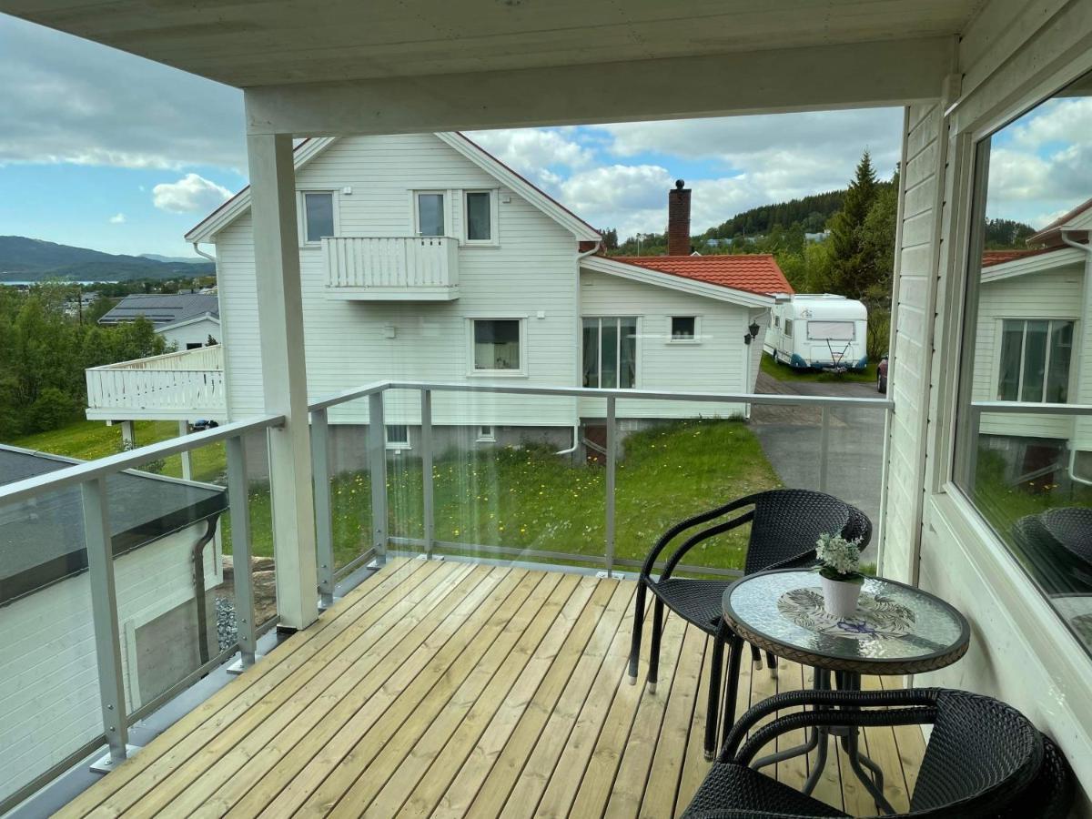 Veien Til Senja Apartment Финснес Екстериор снимка